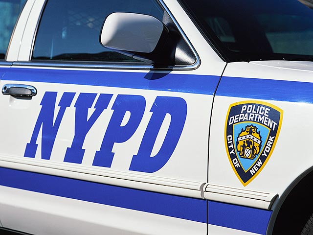 Полицейские Нью-Йорка, расследующие дело об изнасиловании 25-летней женщины, сами надругались над ней в отеле