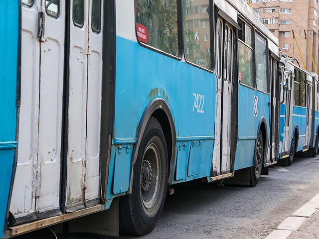 В Тольятти перестали действовать более 10 троллейбусных маршрутов из-за того, что была прекращена подача электроэнергии на троллейбусные подстанции