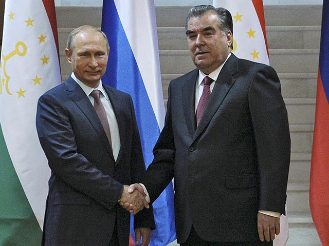 Рахмон и Путин родились в 1952 году с разницей в два дня: таджикский лидер уже отметил 63-летие 5 октября, а российскому этой еще предстоит 7 октября