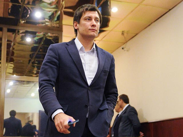 Депутат Госдумы Дмитрий Гудков пожаловался на отказ госорганов предоставлять ему информацию