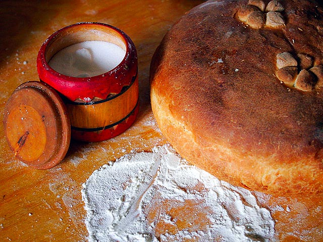 Цены на хлеб в России могут вырасти до 25-30 рублей за килограмм к апрелю 2016 года с текущего уровня в 22-25 рублей за килограмм
