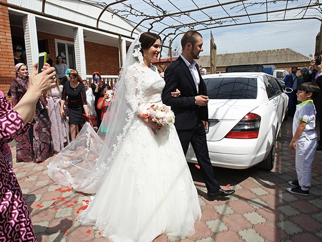 Власти чеченской столицы решили пересмотреть традиции и ужесточили правила проведения свадебных церемоний