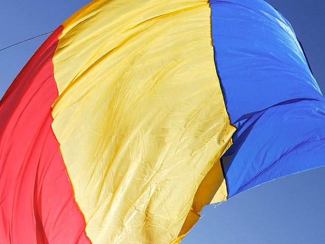 Власти Молдавии отказали во въезде в страну двум журналистам телеканала "Россия 24", которые должны были освещать предстоящий здесь 9 октября футбольный матч отборочного турнира чемпионата Европы 2016 года