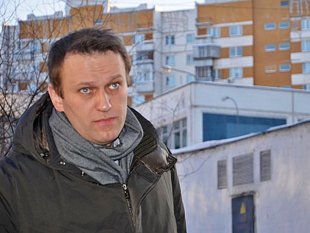"Меня перепутали с Васильевой": судебные приставы запретили Навальному выезжать за границу