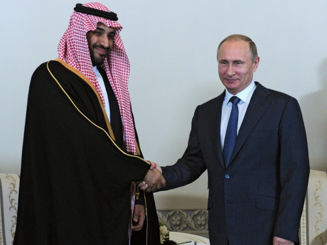 Встреча Путина и принца бен Сальмана на форуме в Петербурге