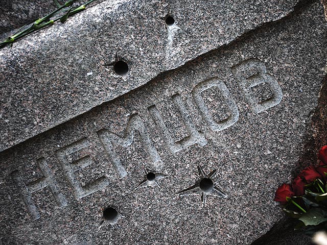В Москве на могиле Бориса Немцова открыт памятник