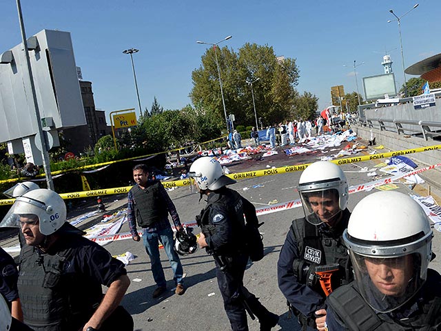 Трехдневный траур в Турции объявил сегодня премьер-министр республики Ахмет Давутоглу после теракта в Анкаре, унесшего жизни 86 человек