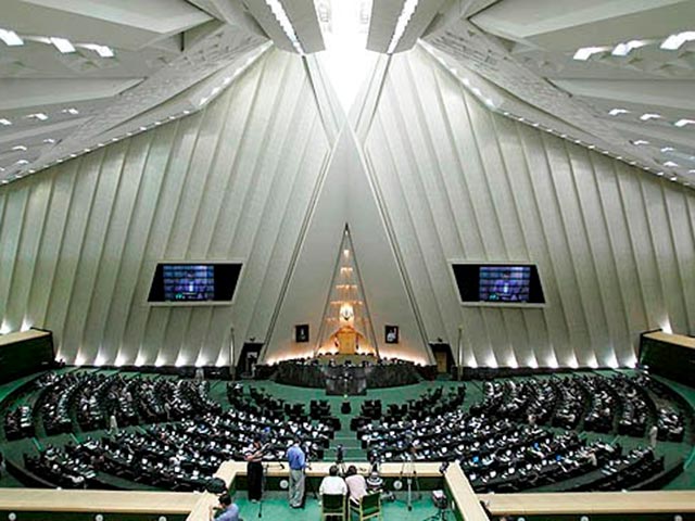 Иранский парламент одобрил реализацию международного соглашения по атомной программе
