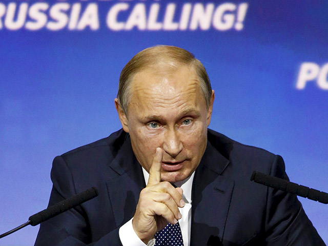 Президент РФ Владимир Путин, отвечая в свободном режиме на вопросы в ходе инвестфорума "Россия зовет!", прокомментировал ситуацию в Сирии