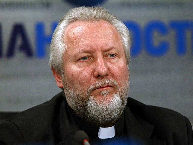 Сергей Ряховский, с 1997 года возглавляющий РОСХВЕ - Российский объединенный Союз христиан веры евангельской (пятидесятников), в среду на Большом соборе единогласно переизбран начальствующим епископом
