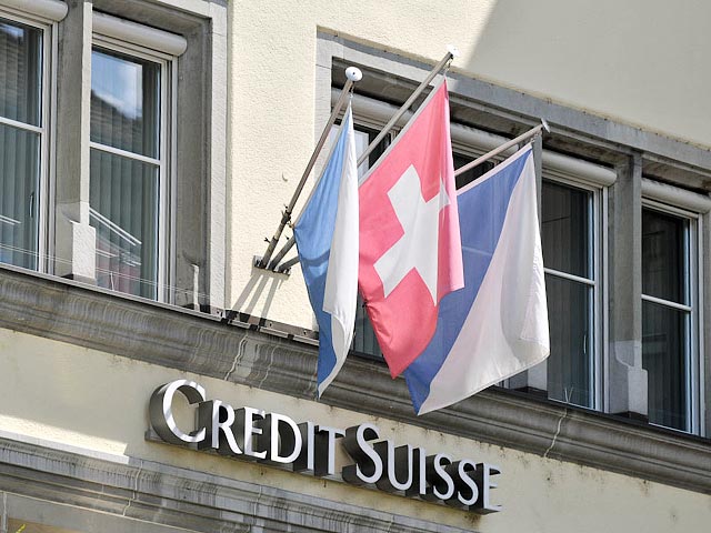 Российские клиенты с активами менее 5 млн долларов столкнулись этой осенью с массовым закрытием счетов в крупных швейцарских банках UBS и Сredit Suisse