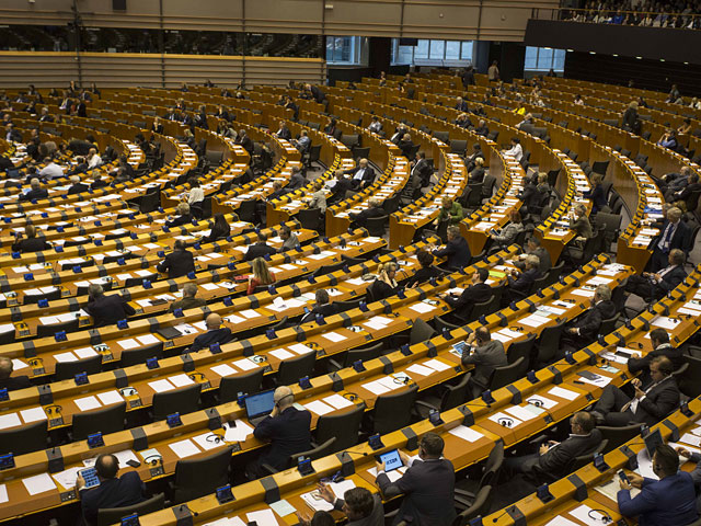 Европарламент лишил депутатской неприкосновенности члена венгерской ультраправой партии "Йоббик" Белу Ковача