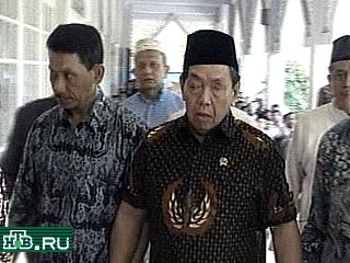 Президент Индонезии Абдурахман Вахид отдал приказ арестовать сына бывшего президента Сухарто
