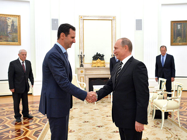 Президент Сирии Башар Асад накануне, 20 октября, посетил Россию с визитом и встретился с российским лидером Владимиром Путиным