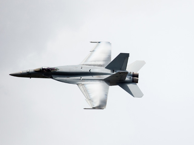 Истребитель ВВС США F-18 Hornet потерпел крушение в среду недалеко от американской авиабазы Лейкенхес на северо-востоке Великобритании