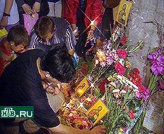 В Москве появился еще один траурный мемориал