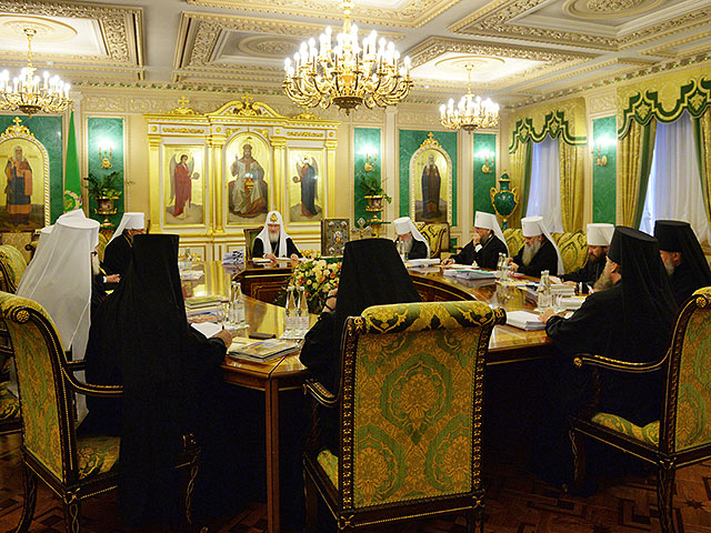 Участники заседания Священного Синода Русской православной церкви выразили в четверг обеспокоенность в связи с распространением неоязычества
