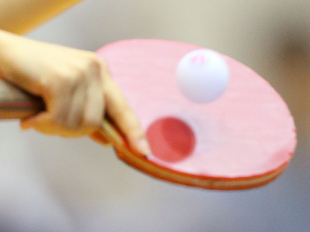 В Китае на "пинг-понг концерте" игроки в настольный теннис поделили сцену с музыкантами