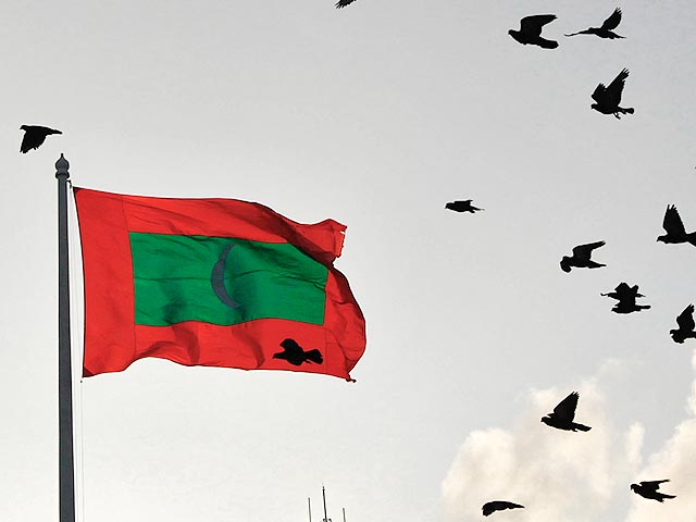 Полиция Мальдив задержала в субботу вице-президента Ахмеда Адиба Абдула Гафура по подозрению в организации покушения на президента этой страны Абдуллу Ямина