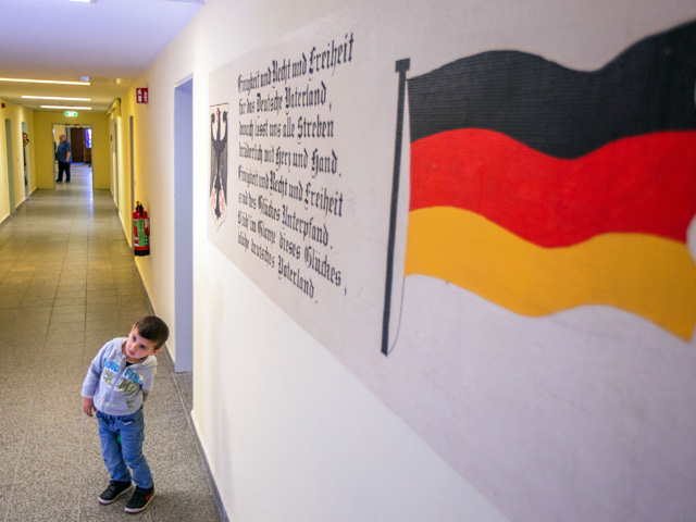 В Германии в субботу вступил в силу новый миграционный закон, значительно ужесточающий правила приема и депортации беженцев