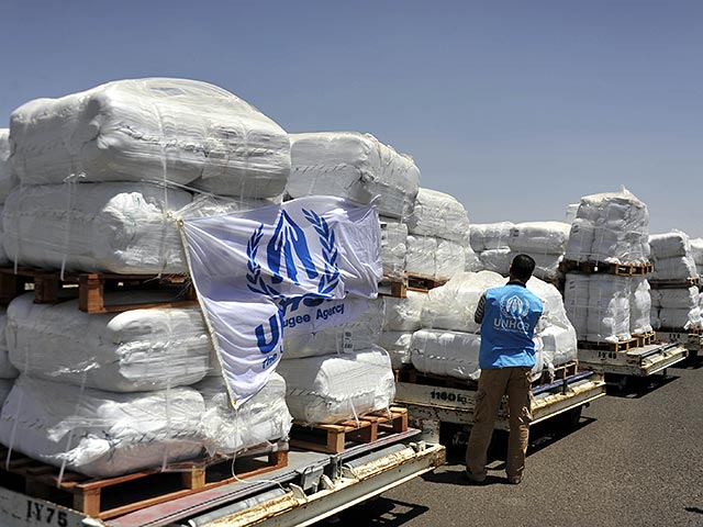 Организация Объединенных Наций отправила в осажденные сирийские города гуманитарный груз с просроченным печеньем. Накладку в организации объяснили человеческим фактором