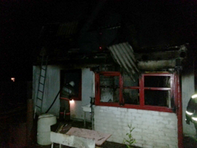 Пожар в жилом доме в селе Широкая Газимуро-Заводского района Забайкальского края в ночь на воскресенье унес жизни пяти человек