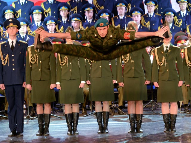 В Латвии после запрета концерта в Литве выступит ансамбль Александрова