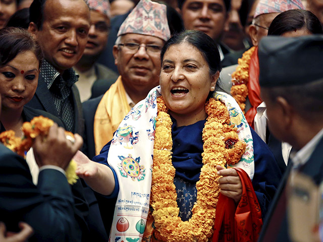 Парламент Непала в среду избрал нового президента, которым впервые в истории страны стала женщина - заместитель председателя Объединенной коммунистической партии Бидхья Деви Бхандари