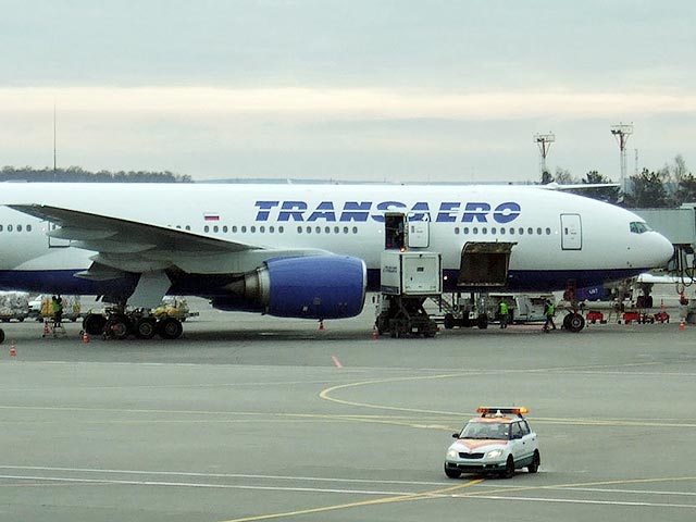 В последнее время авиакомпания "Трансаэро", чтобы избежать расходов на техническую профилактику, снимала запчасти с одних самолетов и ставила на другие