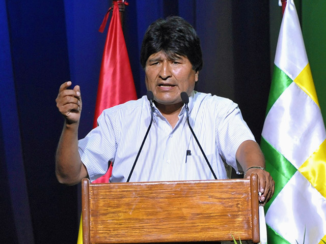 Конституционный суд Боливии признал соответствующим основному закону страны вопрос о референдуме для внесения поправок в конституцию, позволяющих переизбрание президента страны Эво Моралеса на новый срок