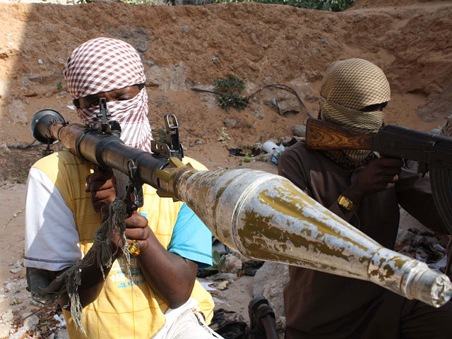 В Сомали боевики "Аш-Шабаб" атаковали отель в столице страны: погибли минимум 15 человек
