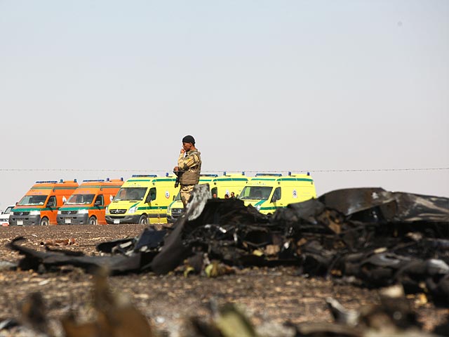 На месте крушения А321 в Египте обнаружены новые тела погибших и обломки лайнера