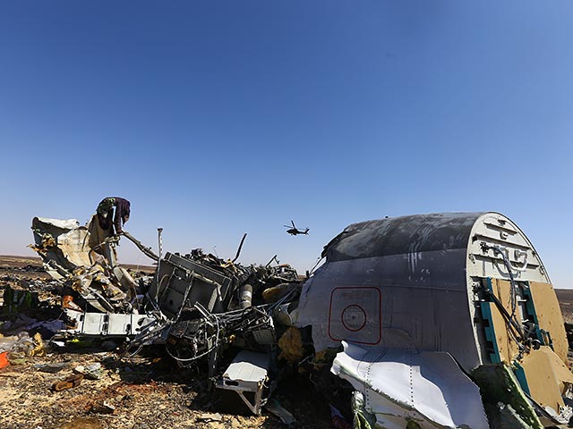 На месте катастрофы лайнера Airbus А321 в Египте
