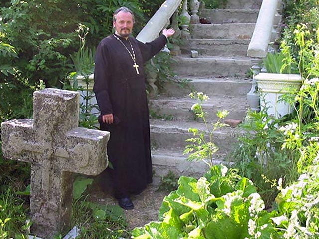 В самолете, который потерпел крушение в горах в Крыму, погиб настоятель Кизилташского монастыря игумен Никон (Демьянюк)