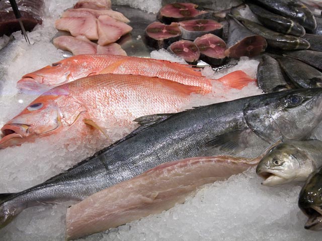 Потребление рыбы в России в текущем году может снизиться с 22 кг до 15 кг на человека. Это на 5 кг меньше минимума, рекомендуемого Минздравом для здорового потребления