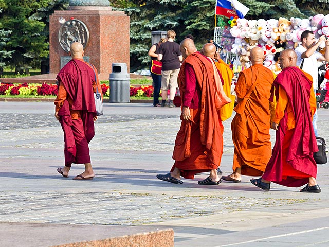 Строительство буддийского храма в Москве на Поклонной горе, где уже возведены святыни трех других традиционных для России религий, планируется начать весной 2016 года