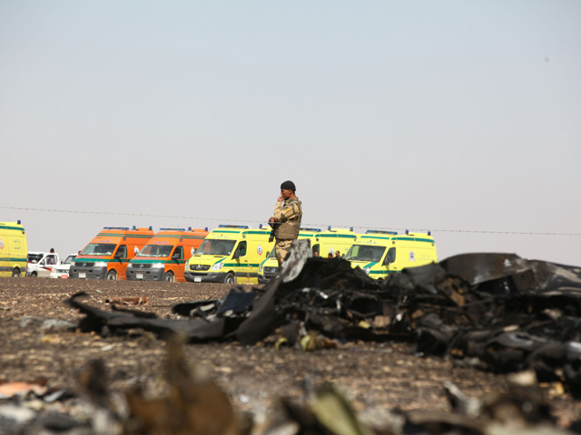 Пресс-секретарь президента РФ Дмитрий Песков заявил, что Великобритания не делилась с Россией данными о крушении A321 на Синае, на основании которых в Лондоне сделали вывод о том, что причиной катастрофы мог быть теракт