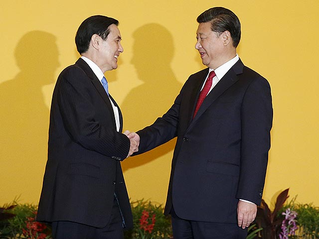 Историческая встреча между председателем КНР Си Цзиньпином и главой администрации Тайваня Ма Инцзю проходит в субботу на нейтральной территории - в сингапурском отеле "Шангри-ла"