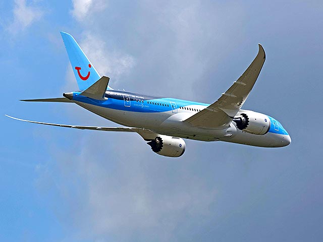 Самолет британской авиакомпании Thomson Airways, выполнявший рейс из Лондона с 189 пассажирами на борту, едва не был сбит ракетой на подлете к аэропорту египетского курортного города Шарм-эш-Шейх в августе