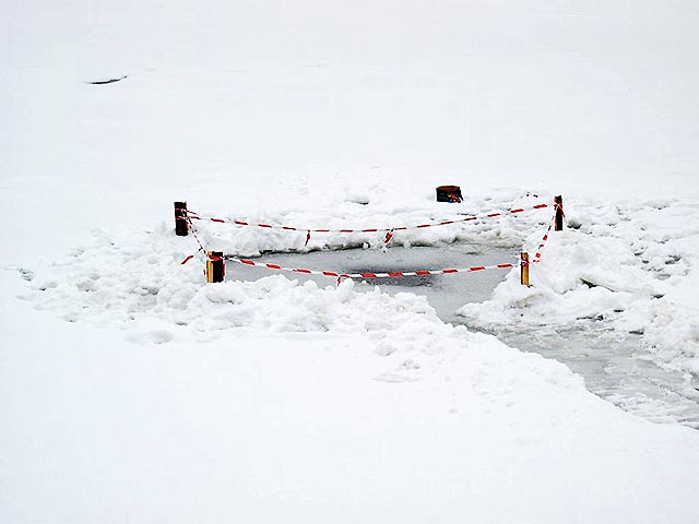 Двое детей погибли, провалившись под лед на озере Чебаркуль в Челябинской области