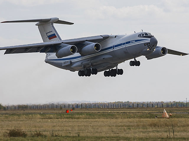 В воскресенье военное ведомство сообщило, что первые два самолета Ил-76 Военно-транспортной авиации "осуществили перелет на аэродромы Хургада и Шарм-эш-Шейх"