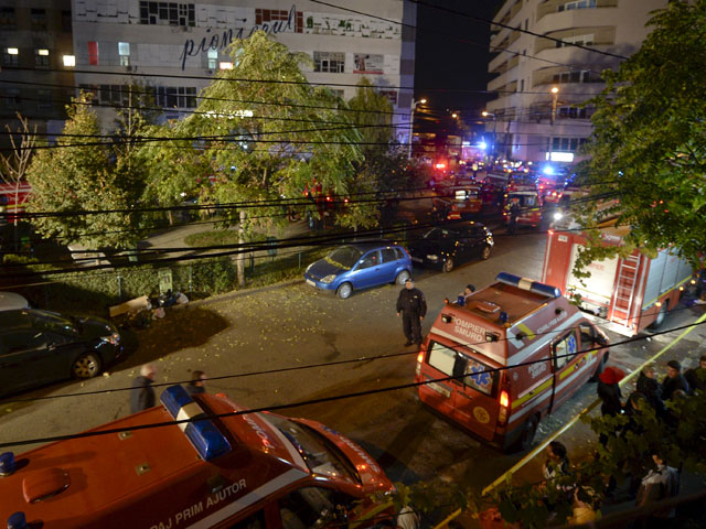 Число жертв пожара в ночном клубе Бухареста достигло 44 человек