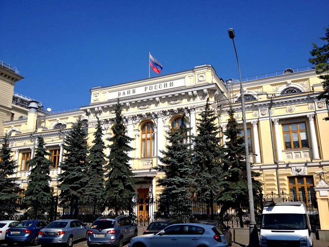 Ограничения или запреты на работу с вкладчиками в настоящее время имеют 78 российских банков