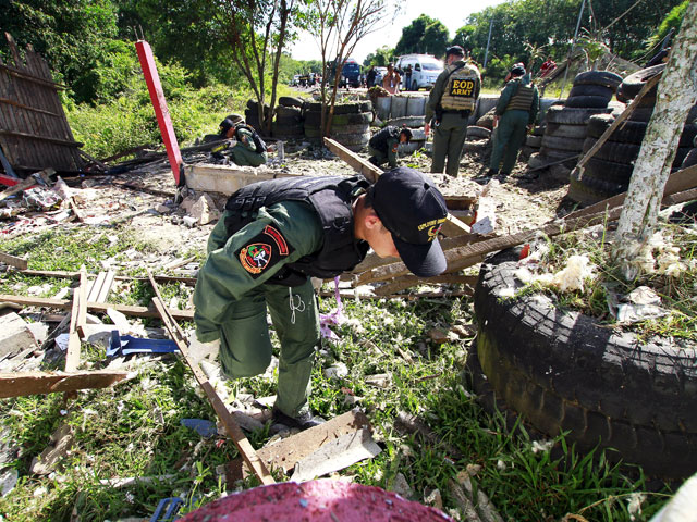 Четыре человека погибли, еще четверо получили ранения в результате взрыва, прогремевшего на юге Таиланда