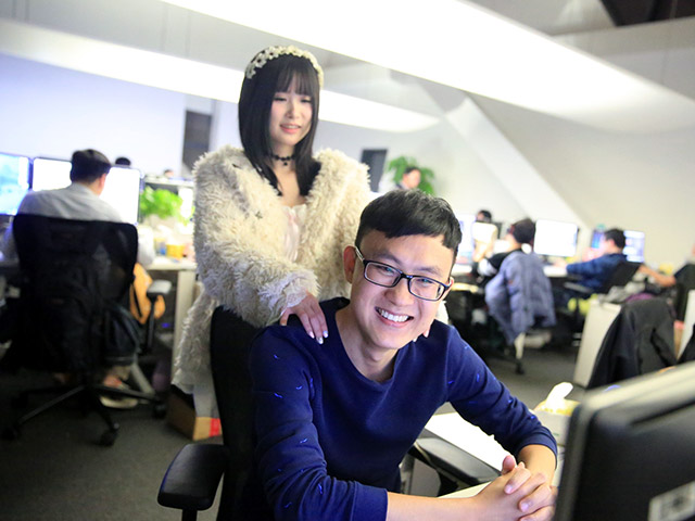 Компания по производству игр в Шанхае включила в социальный пакет для своих работников один необычный пункт. Теперь перегруженные работой программисты смогут получить сеанс массажа прямо на своем рабочем месте