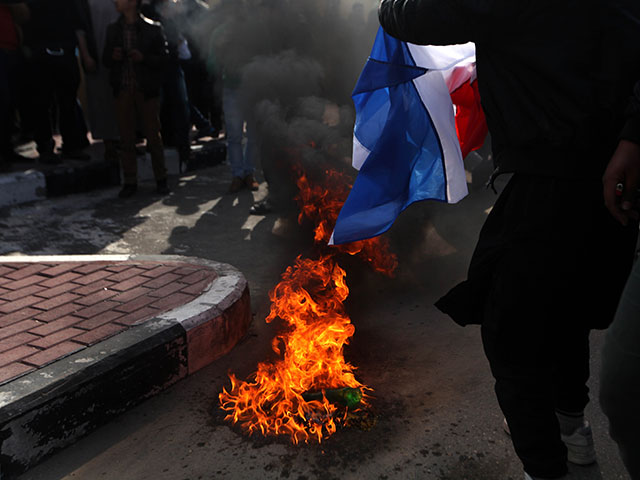 "Исламское государство" взяло на себя ответственность за теракты во Франции