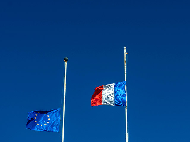 Франция не рассматривает возможность отмены чемпионата Европы 2016 года по футболу в связи с терактами в Париже