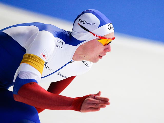 Российский конькобежец Павел Кулижников выиграл дистанцию 500 метров с рекордом мира на первом этапе Кубка мира в канадском Калгари