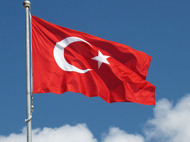 Турция дважды пыталась обратить внимание Франции на одного из смертников, устроивших теракты в Париже