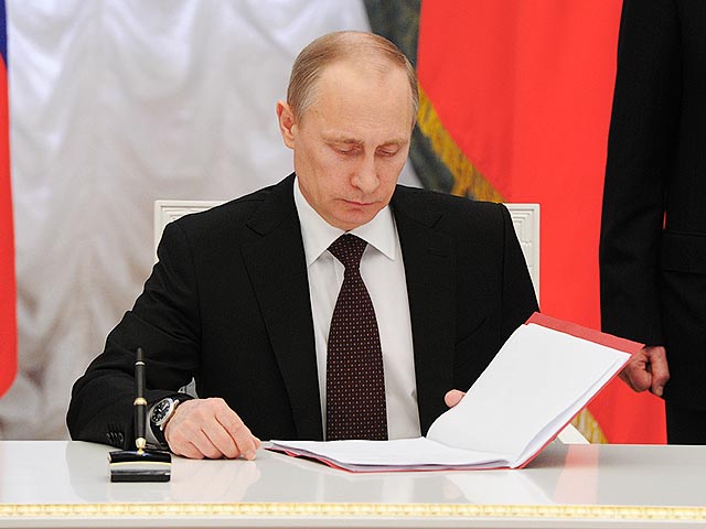 Президент Владимир Путин подписал указ о введении в действие плана обороны РФ на 2016-2020 годы с 1 января будущего года "в целях осуществления мероприятий в области обороны"